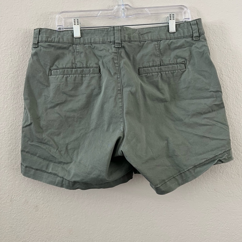 GAP Olive Women's Cargo Shorts - Picture 2 of 4